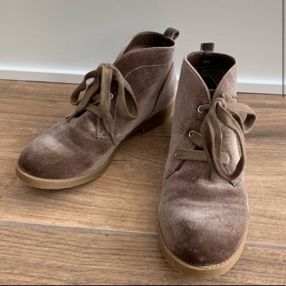 indigo rd. Shiny & Soft Velvety Tie Ankle Booties - Picture 4 of 8